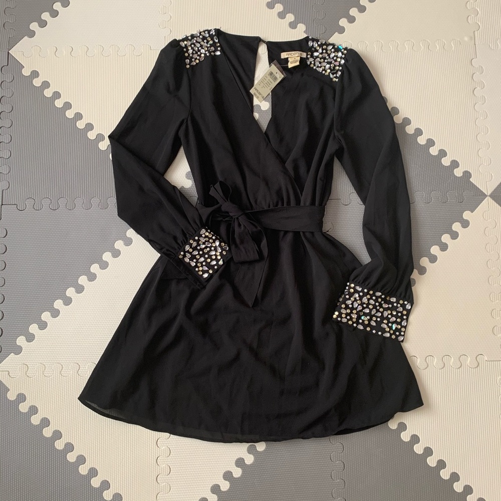 Arden B Black Ling Sleeve Dress
